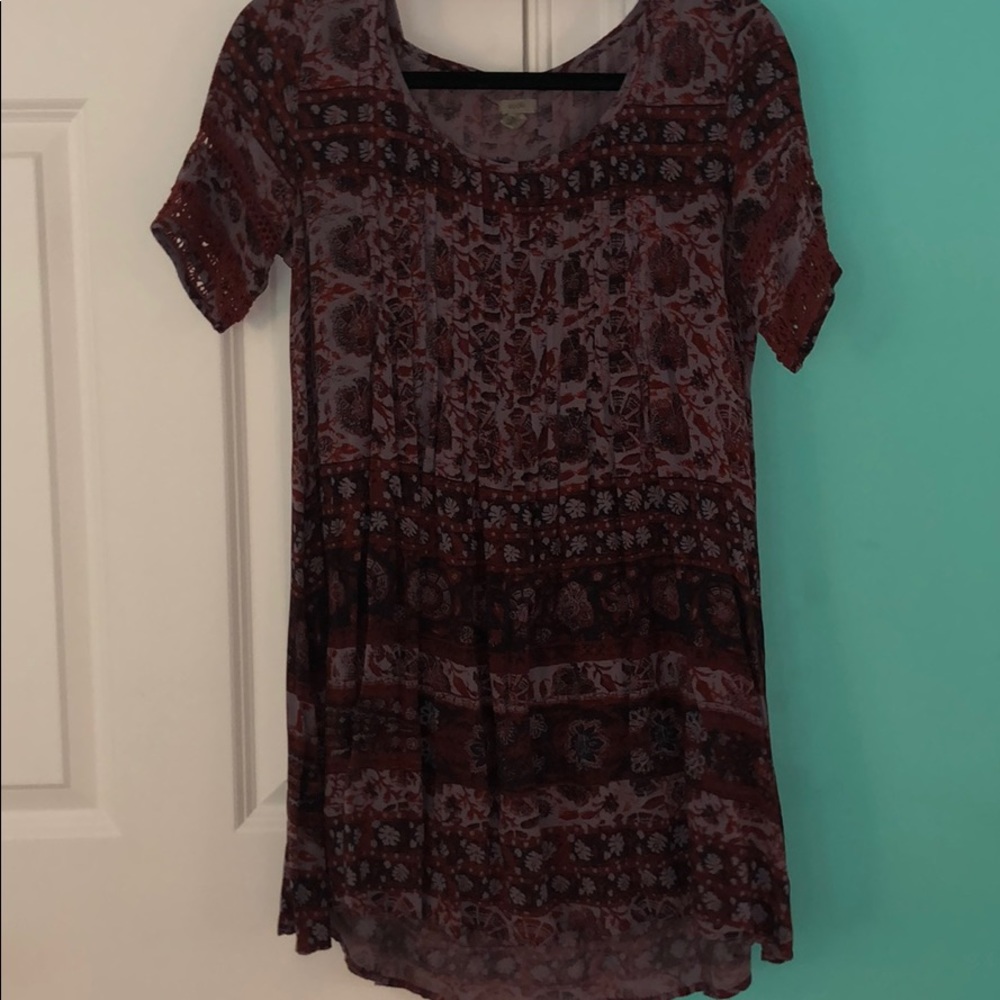 Short sleeve flowy dress